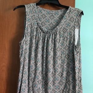 Women’s sleeveless top